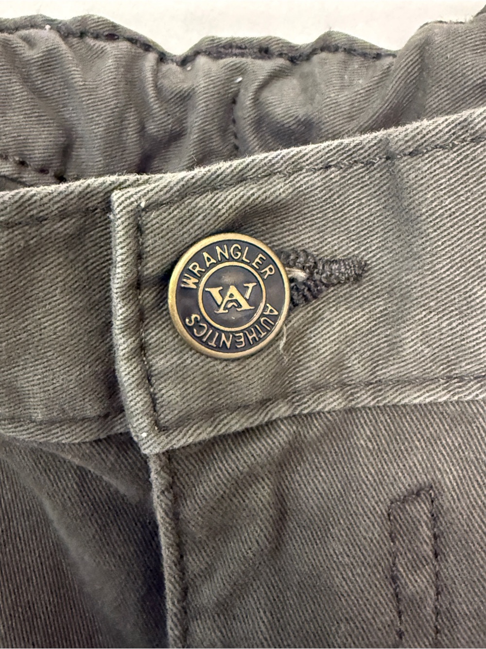 Wrangler: Boys Wrangler Authentics Classic Cargo Pant, Olive Green, Size 18 - Picture 3 of 11